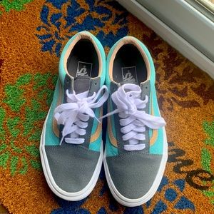 Lightly worn Vans! Unisex mens 6.5 womens size 8